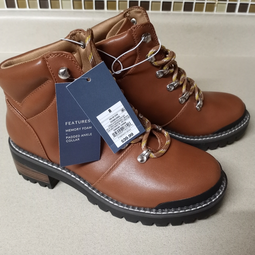 NWT Size 8